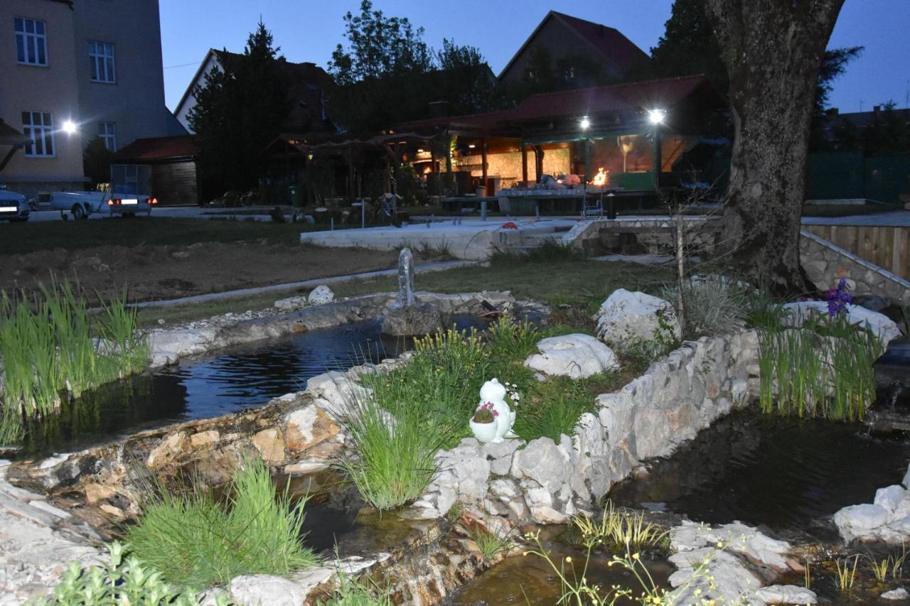 Apartments And Rooms Kod Eli Ravna Gora Exterior foto